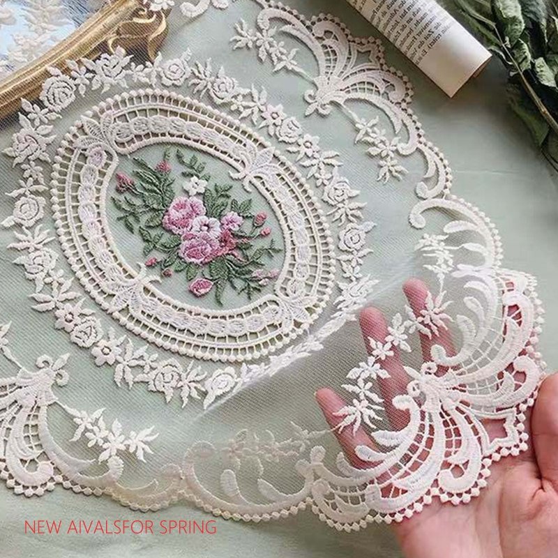 Sets de Table Décoratifs en Dentelle Française